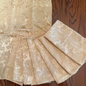 8 Elegant Gold Damask Napkins